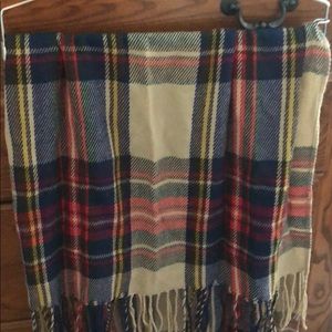 Plaid multicolor scarf with tassels lightweight